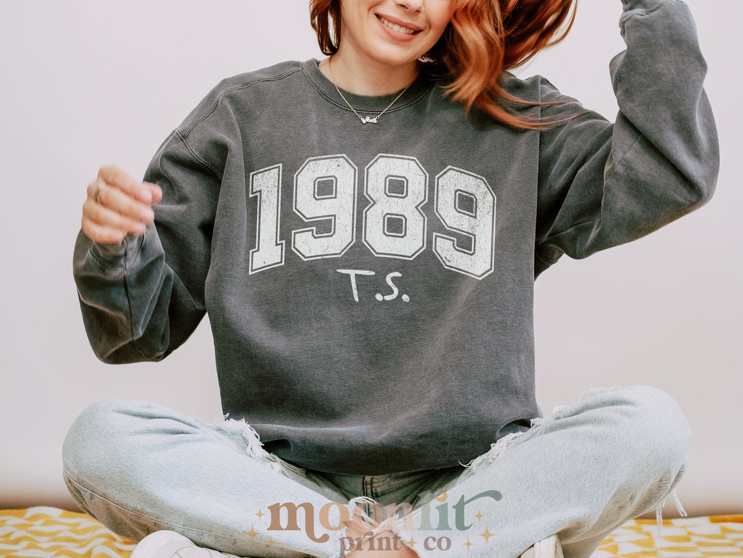 1989 T.S. Swiftie Comfort Colors, Trendy Vintage Varsity Collegiate Print, Gift For Swiftie, Swiftmas Gift, Womens Sweatshirt Fangirl Shirt