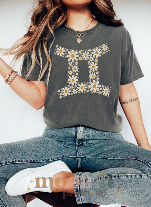 Gemini Zodiac Graphic Tee Retro Daisy Astrology Comfort Colors Tee Vintage Inspired Horoscope Shirt Gift For Her Zodiac Tee Gift Oversized