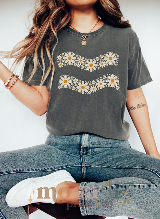 Aquarius Zodiac Graphic Tee Retro Daisy Astrology Shirt