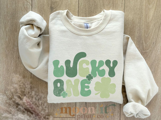 Lucky One Gildan Crewneck St Patricks Day Shirt, Retro St Patty's Day, Lucky Babe Shirt, Vintage St Patrick's Day Shirt,Drinking Shirt,Lucky