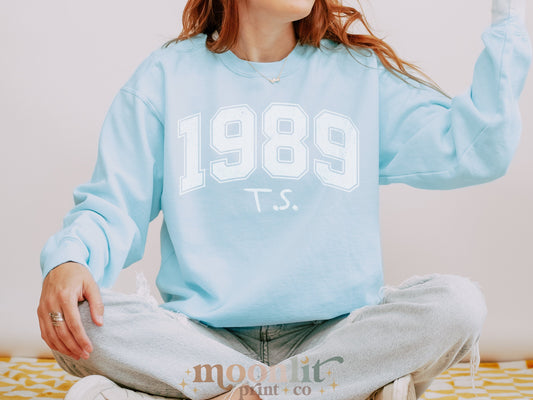 1989 T.S. Swiftie Comfort Colors, Trendy Vintage Varsity Collegiate Print, Gift For Swiftie, Swiftmas Gift, Womens Sweatshirt Fangirl Shirt